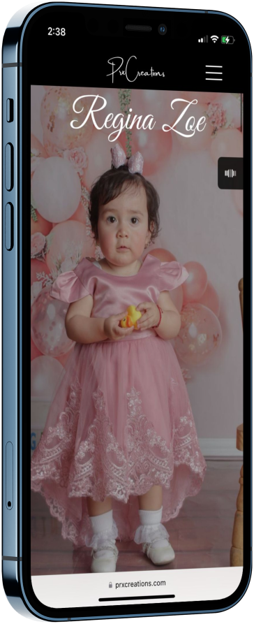 Mockup de un teléfono con una invitación para boda