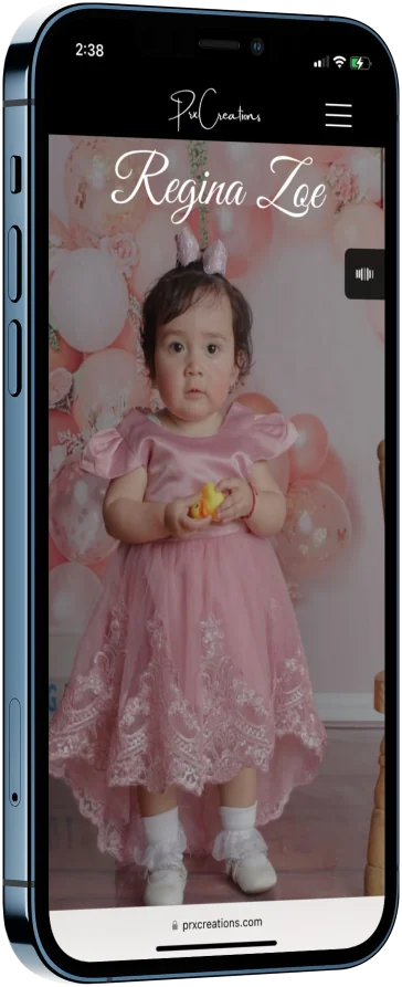 Mockup de un teléfono con una invitación para boda